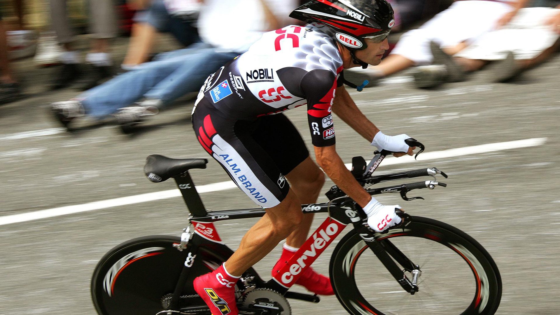 那不勒斯球迷现场助威,为球队鼓与呼,那不勒斯球队厉害吗